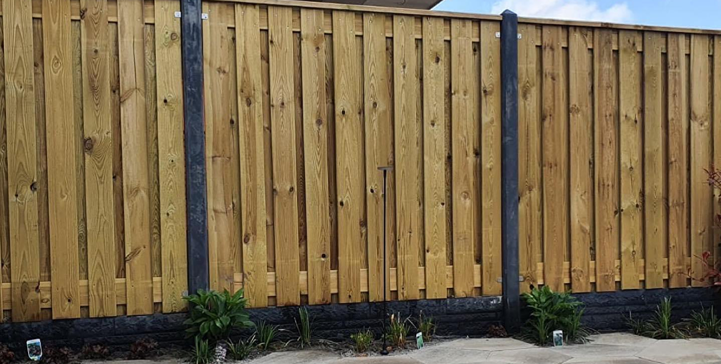 Houten schutting plaatsen?