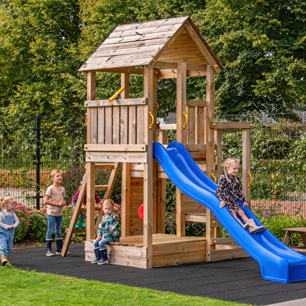 Tuinmeubelen en speeltoestellen