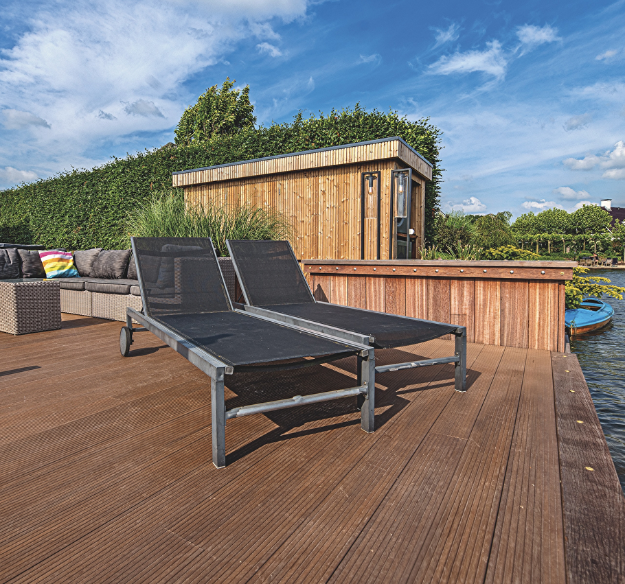 Tuin met vlonder voor uitstraling en functionaliteit